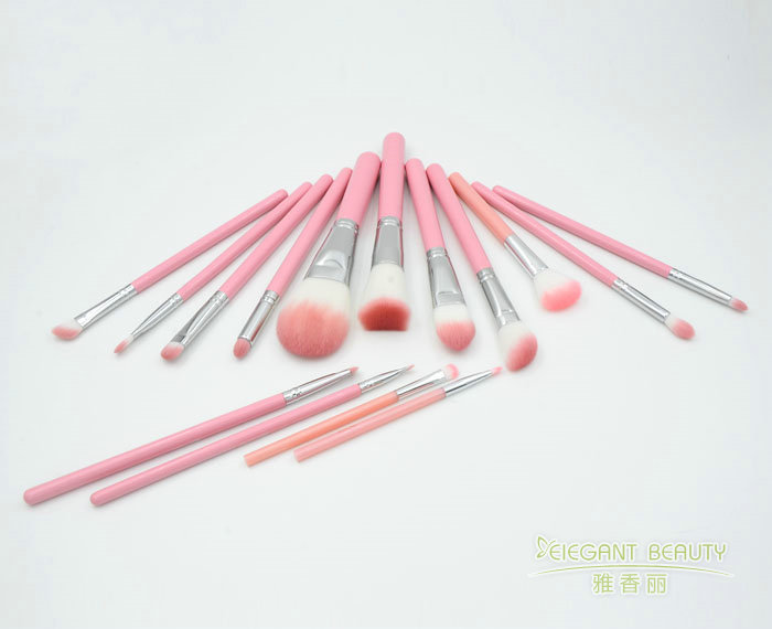 9I看片成人免费的獨特魅力：為何它比手指更適合上妝？